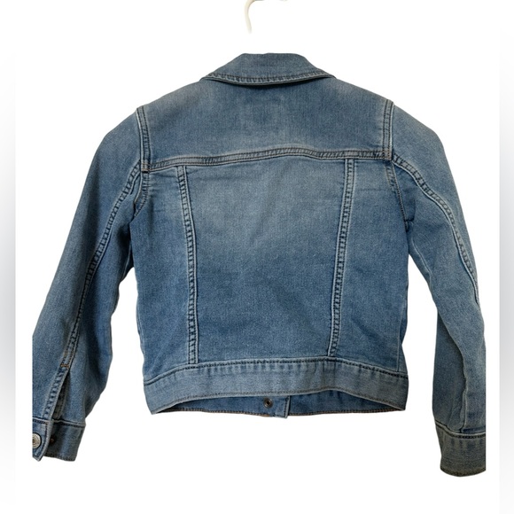 Gap kids Light blue soft denim jacket with snap closures. 
Size: US S (Girl) - Picture 2 of 6